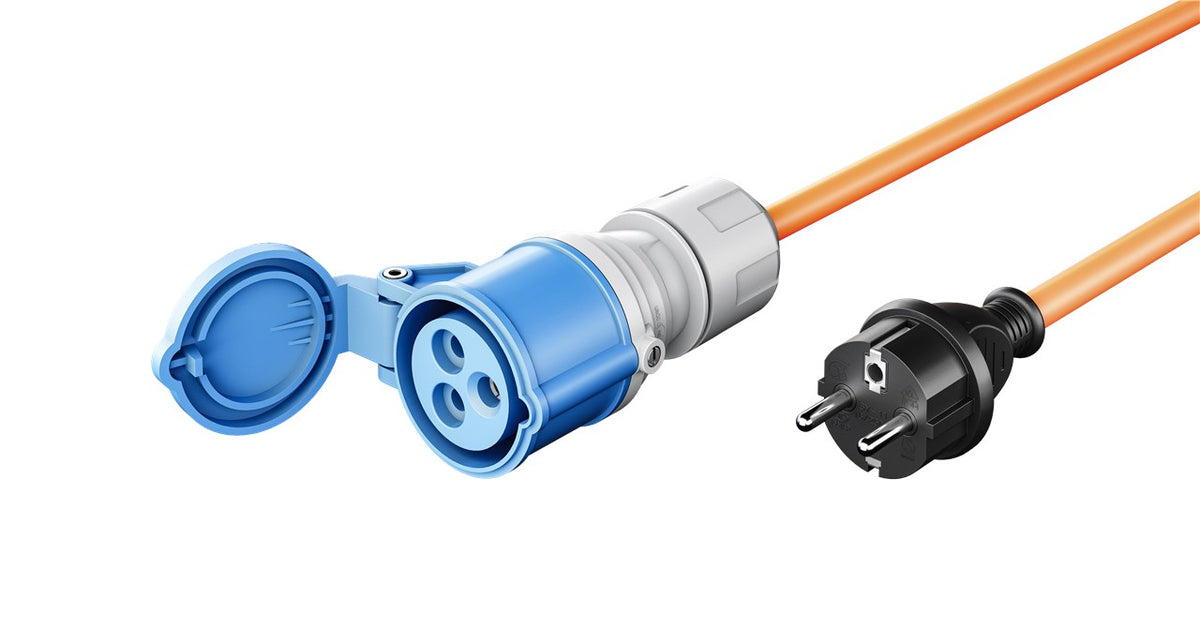 goobay CEE-Adapterkabel für Wohnwagen 1,5m Schutzkontakt auf CEE-Buchse mit Verschlusskappe, IP44, Kabel für Camping, Wohnmobil und Wohnwagen