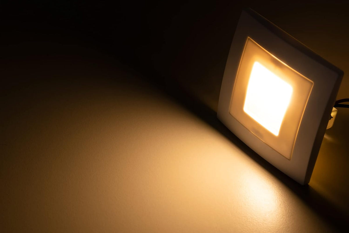 MC POWER - LED Einbauleuchte Lampe | FLAIR | 80x80mm, 3000K, warmweiß, 86 lm [Energieklasse F]